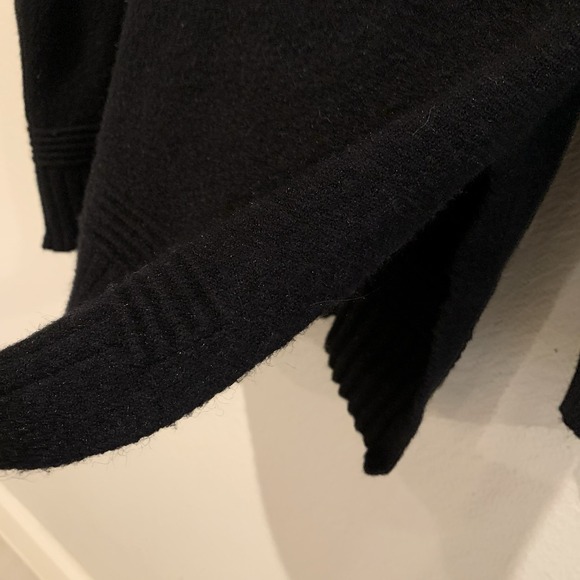 Anthropologie Margarita Button Shoulder Tunic Sweater Black Women's Large - Picture 12 of 16